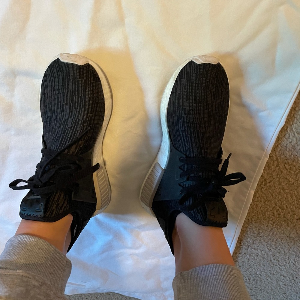 Adidas NMD R1 - Picture 2 of 9